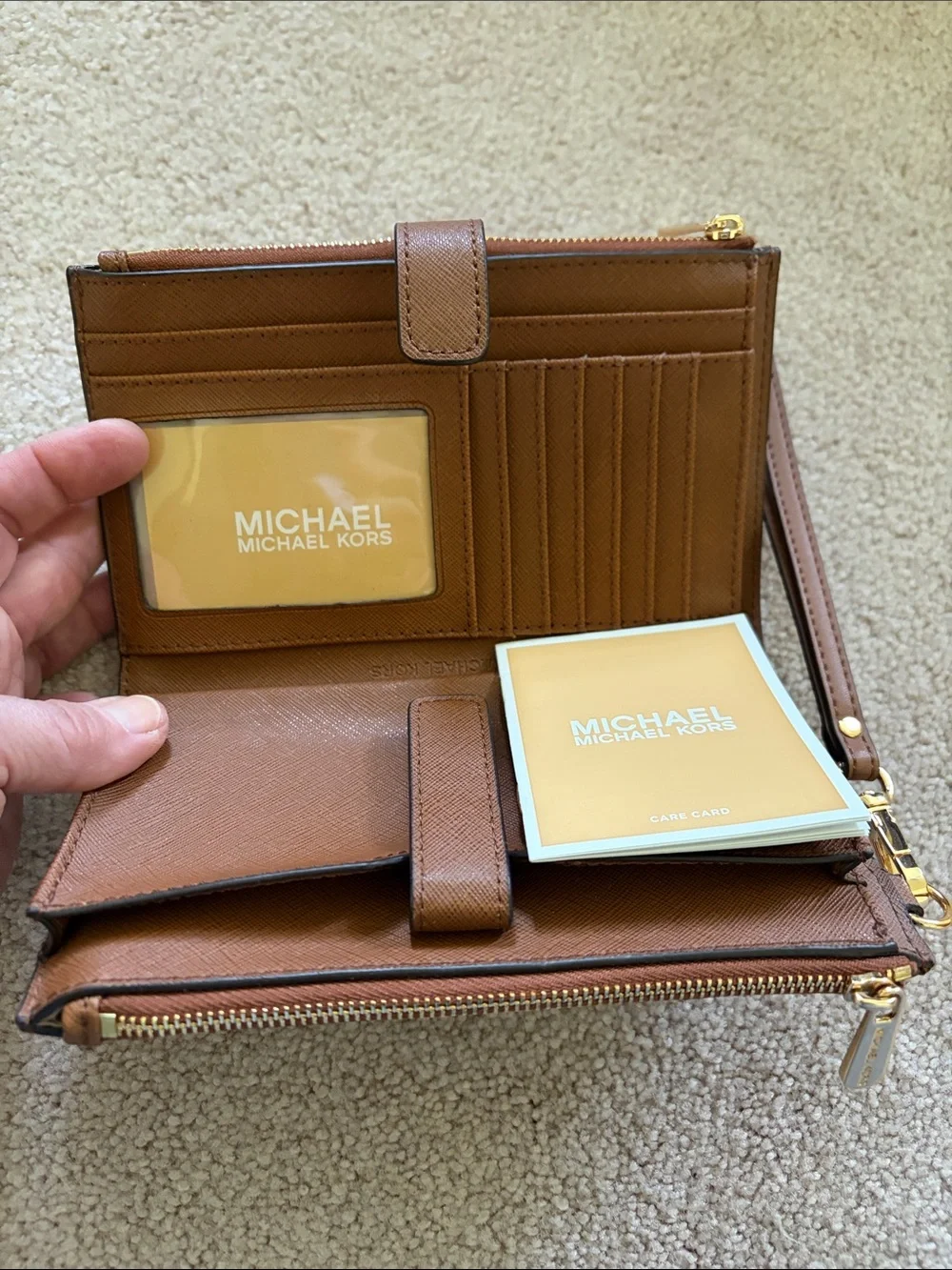 Michael Kors Brown Jet set Large Leather Smartphone Wristlett Wallet - Picture 3 of 4